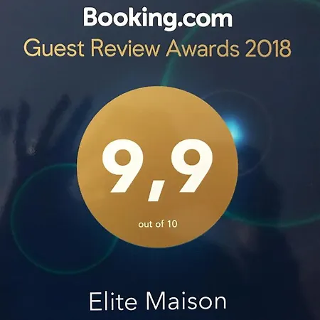 Garda Elite Maison アパート